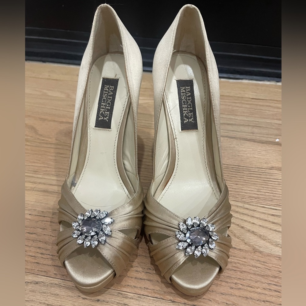 Badgley Mischka heels - excellent condition!